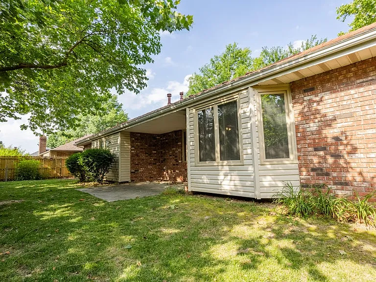 612 S Sparks Ave — Photo 8