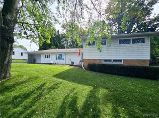 10 Gaffney Rd, Lockport, NY 14094