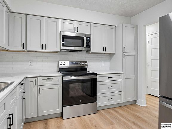 5th image of 6318 S 135th St