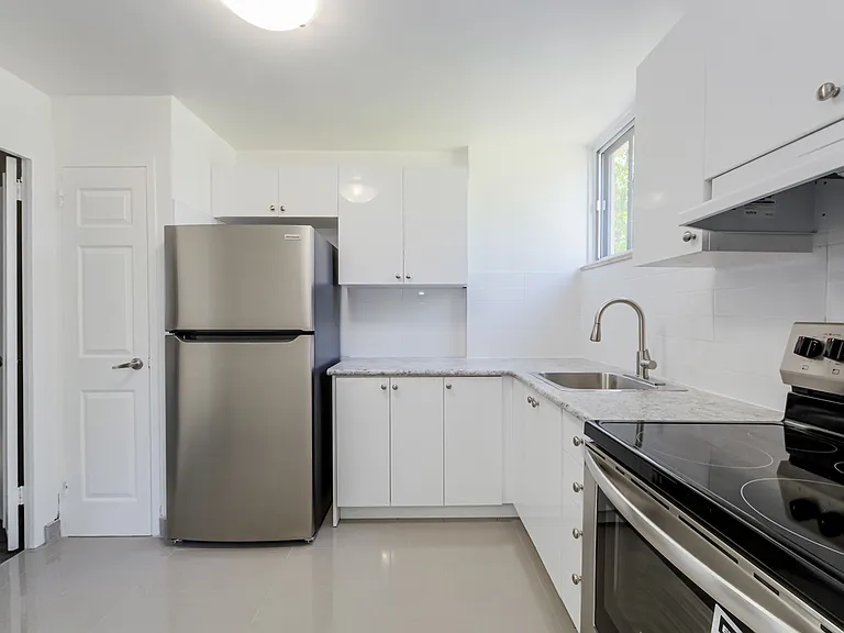 33 Eastmount Ave — Photo 1