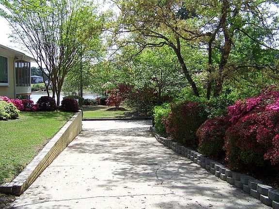 2nd image of 6829 Towbridge Rd
