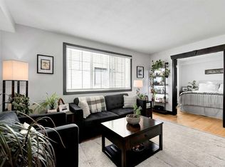 2417 E 17th St SW #305, Calgary, AB T2T4M9