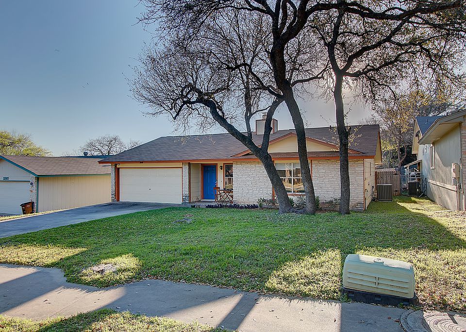 2nd image of 3209 Canter Ln
