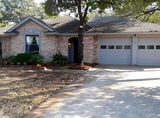 600 Steeplechase Dr, Bedford, TX 76021
