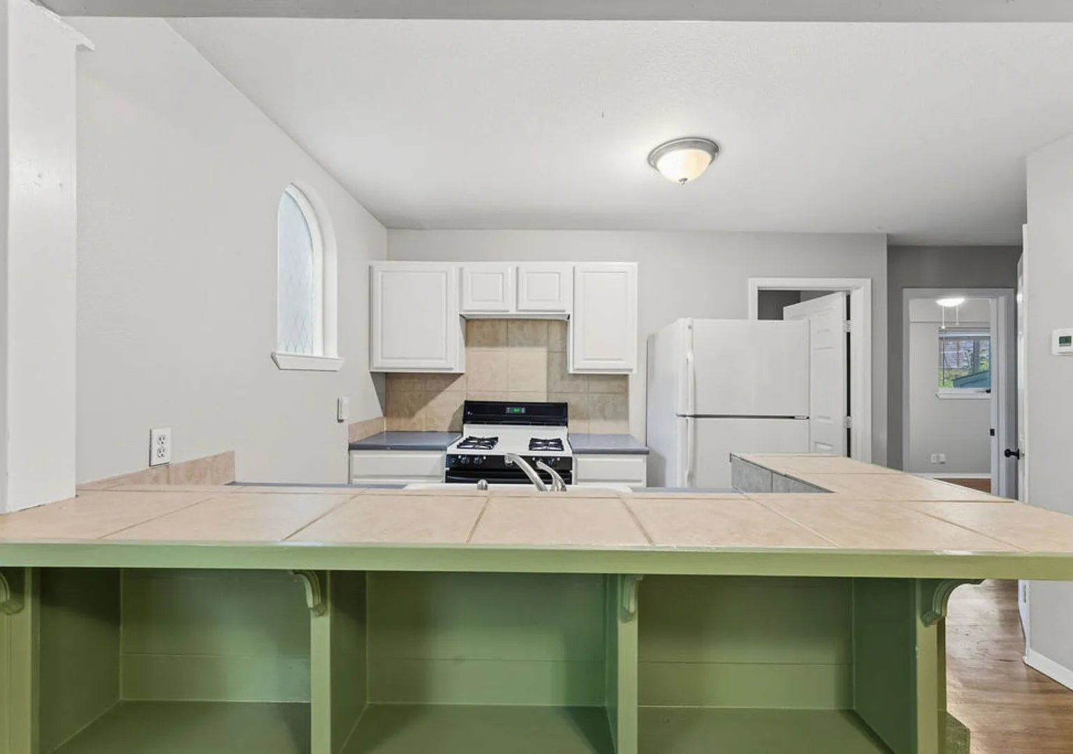 2712 Whitis — Photo 2