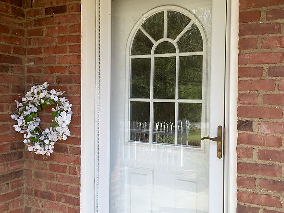 3rd image of 961 Worton Park Dr