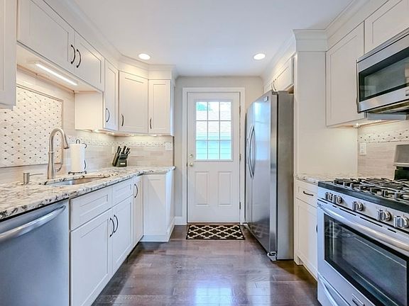 5th image of 6 Highland Ave #B