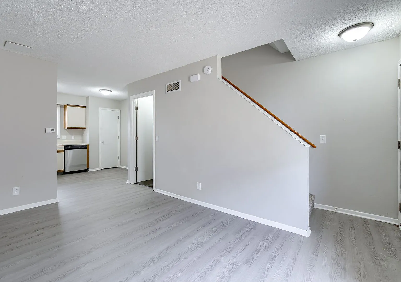 4928 Dudley Street — Photo 4
