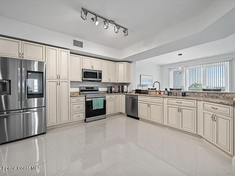 735 Pilot Ln #507 — Photo 7