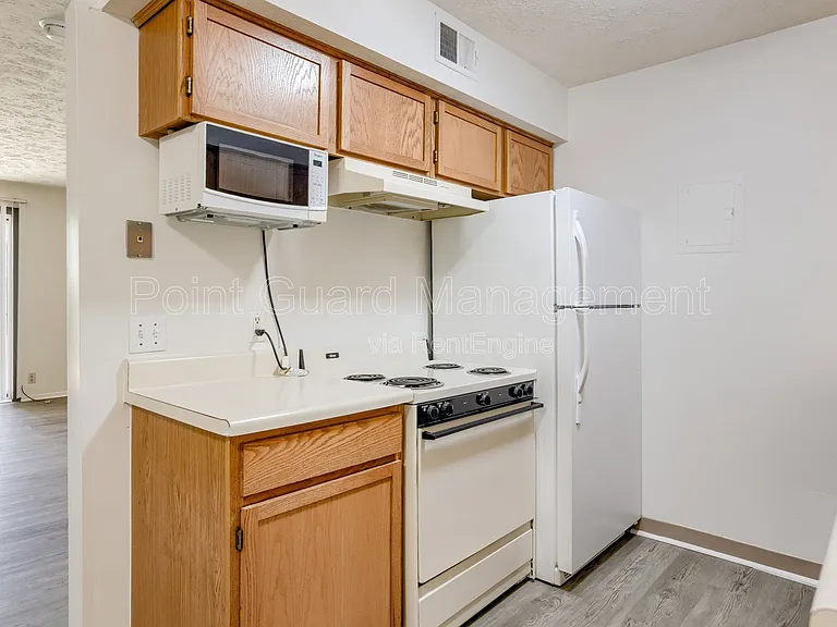 Brent Village — Photo 85