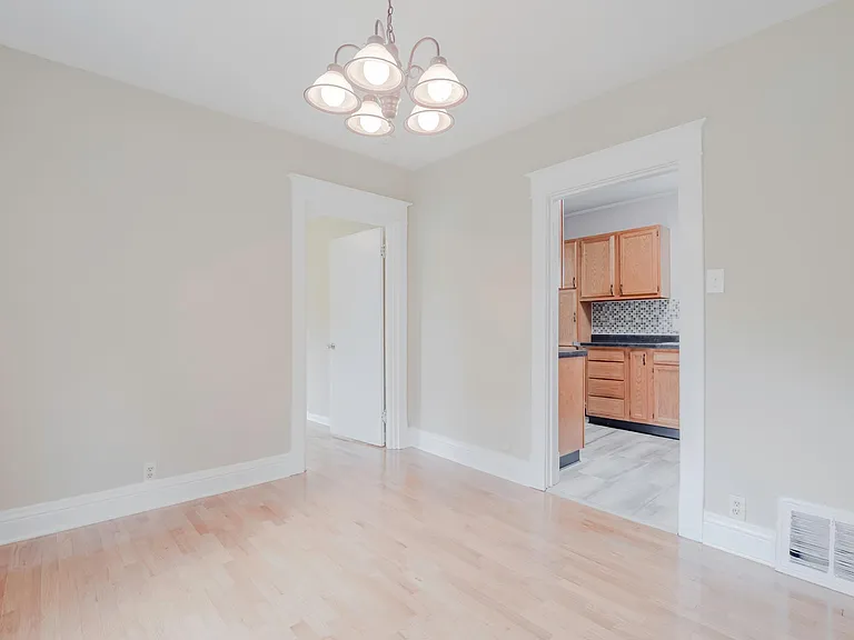 232 Lathrop St — Photo 4