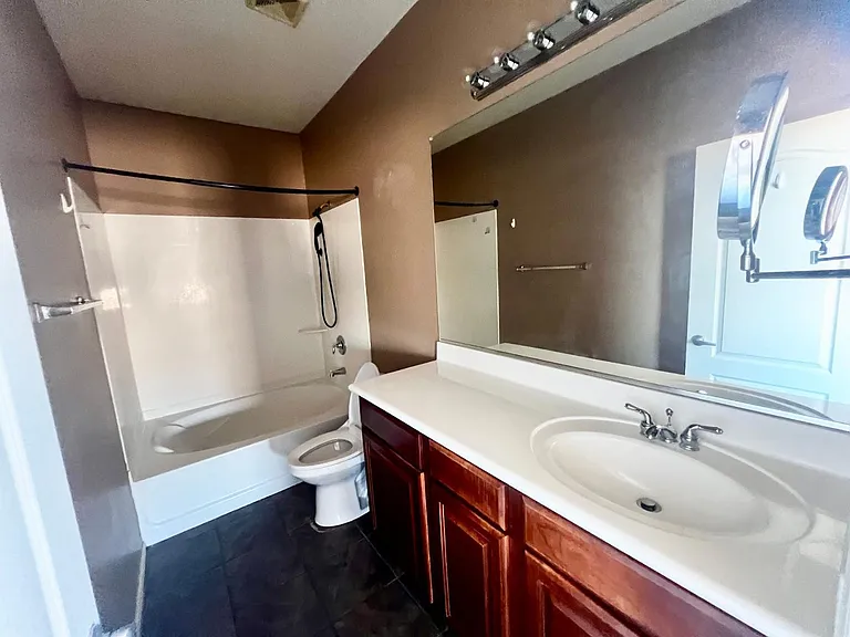 879 E Stottler Dr — Photo 29