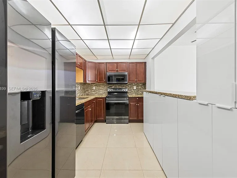 19380 Collins Ave #6 — Photo 6