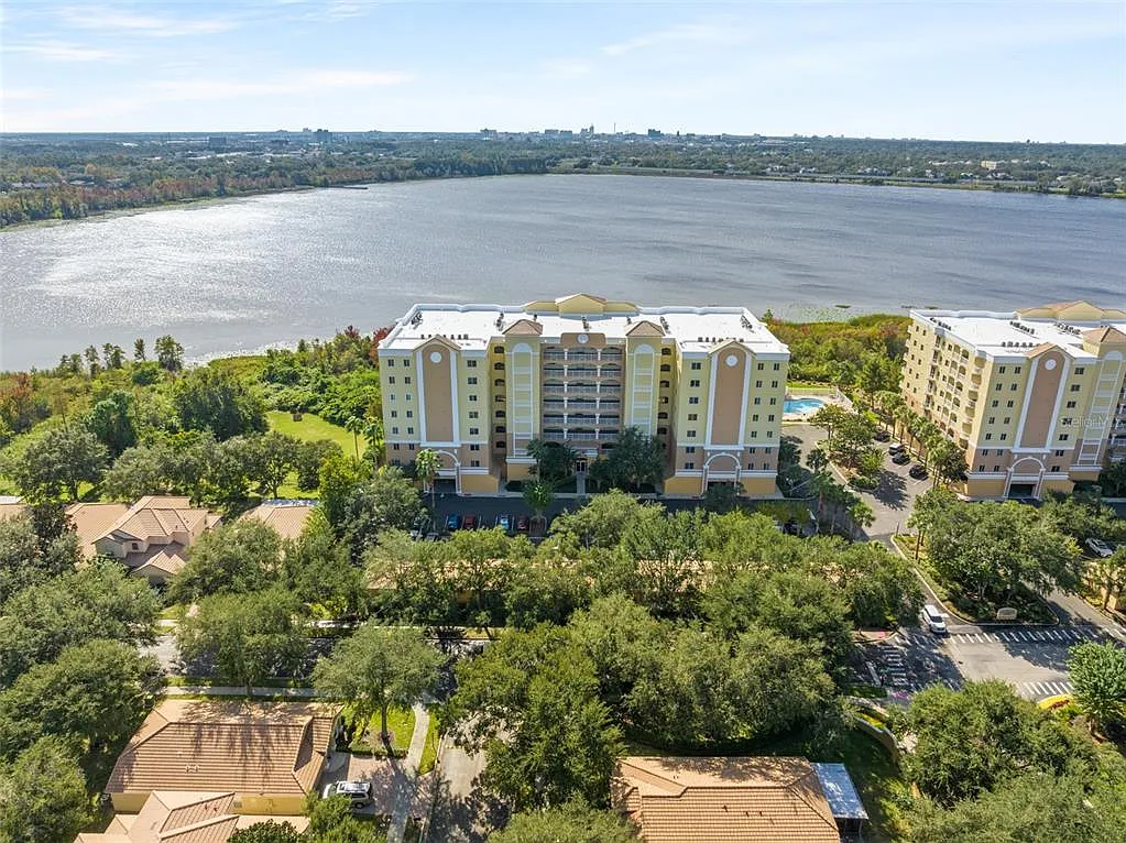 3 bed, 2.0 bath, 1775 sqft, $2,400 — Photo 1