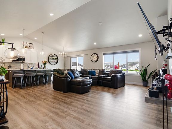 5th image of 2559 Meyer Way