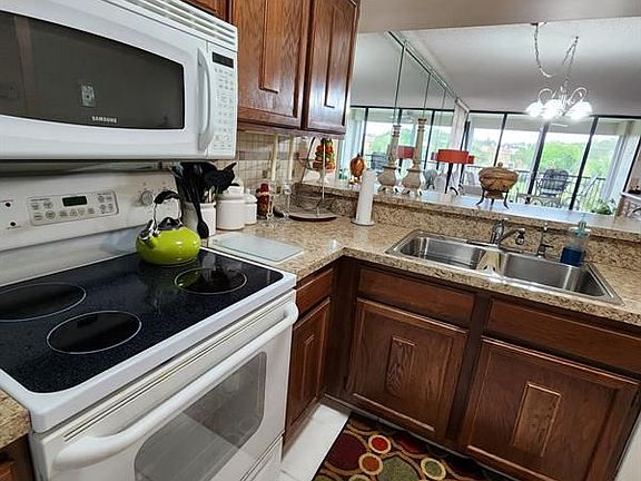 4th image of 6536 Coral Lake Dr #312