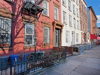 Sold by Avenue Sotheby's International Realty