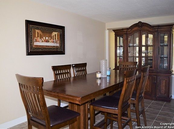 5th image of 11126 Cedar Elm Dr