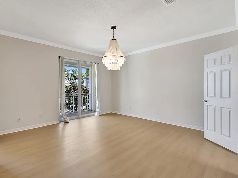 1212 S Community Dr — Photo 14