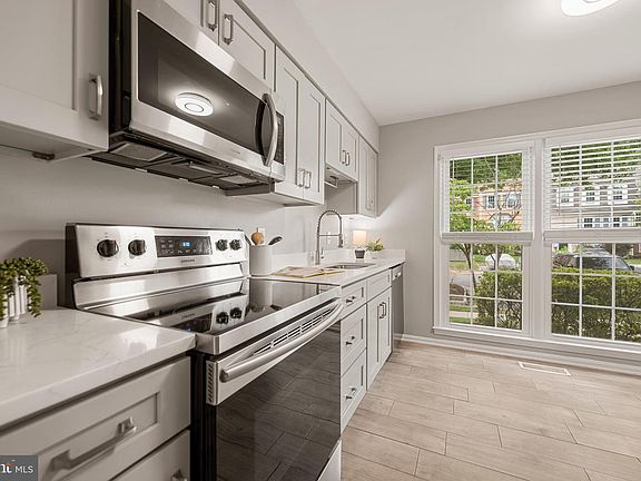 5th image of 12710 Lockleven Ln