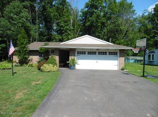 45 Yorktown Rd, Mountain Top, PA 18707