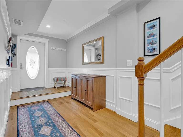 26 Yarmouth St #1 — Photo 2