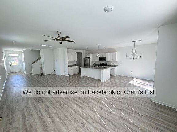 3rd image of 636 Union St