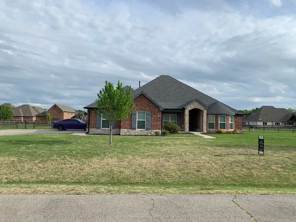 5163 E Hickory Hollow Dr, Claremore, OK 74019