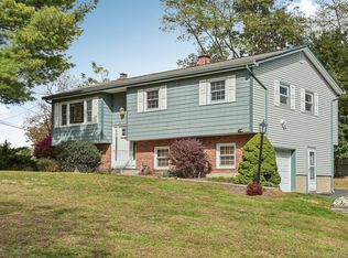 10 Glen Ct, Congers, NY 10920