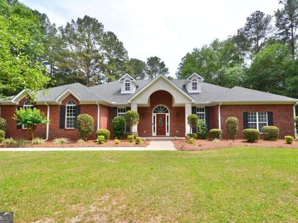 1450 Woodvalley Dr, Eastman, GA 31023