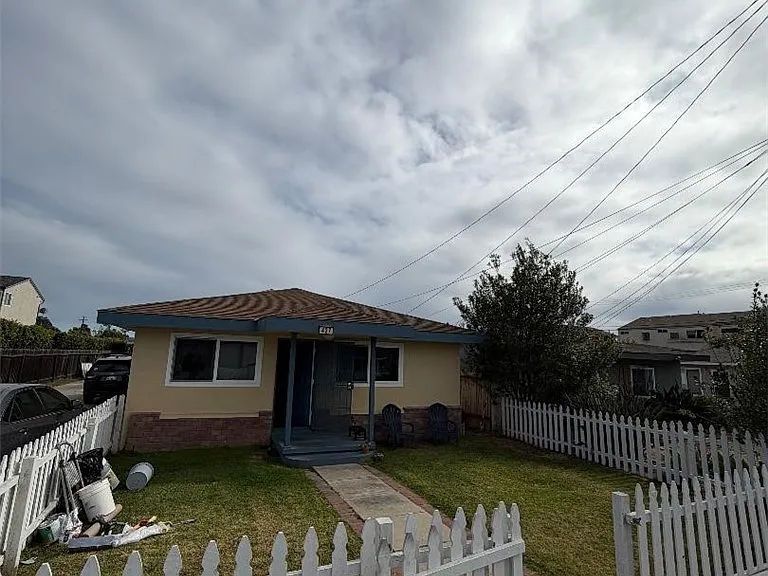 427 Hamilton St — Photo 1