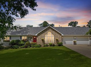 1032 Oakland Dr, Tama, IA 52339