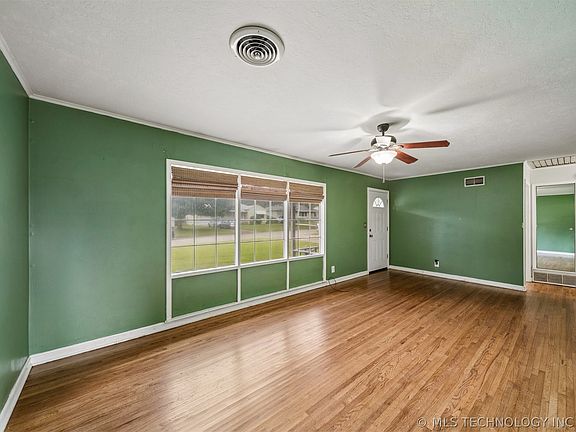 3rd image of 4028 E 24th St