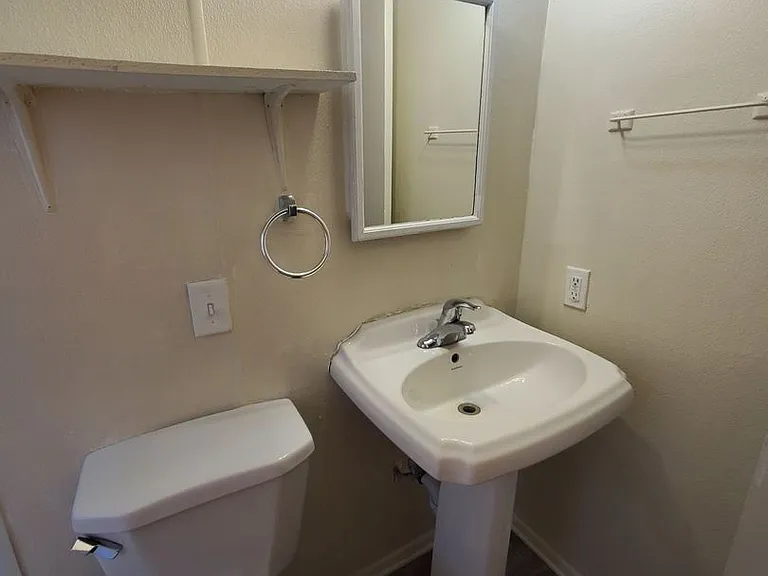 1532 S 13th St. (Duplex + Back Cottage) — Photo 5