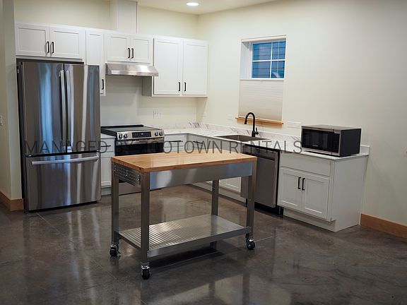 4th image of 618 N 3rd St W #101