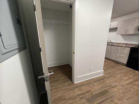 4th image of 300 N 5th St #1B-1Ba-635Sqft