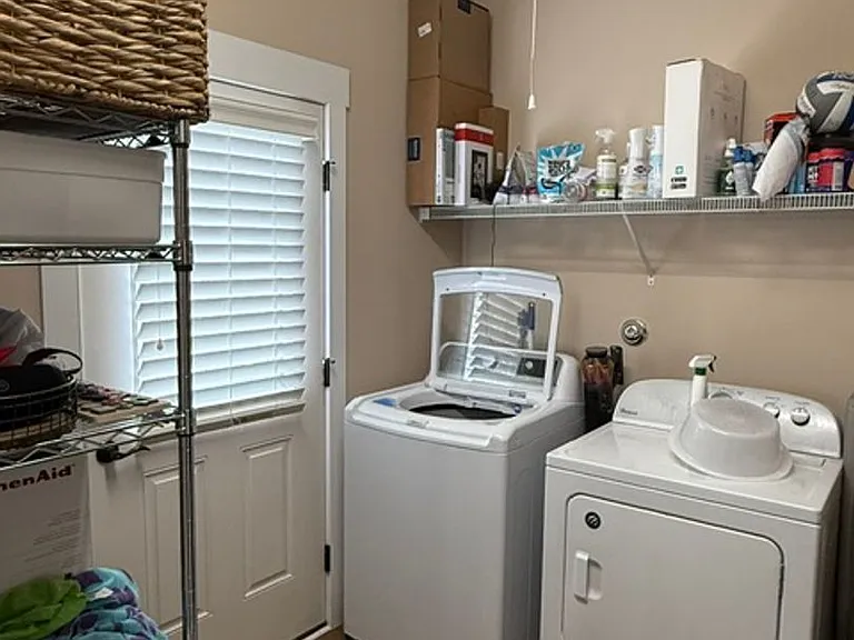 508 Cottage Ct — Photo 13