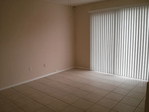 3rd image of 3202 Fairfield Dr