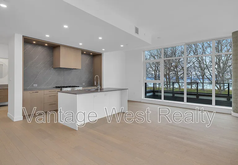 3389 Lakeshore Rd #216 — Photo 20