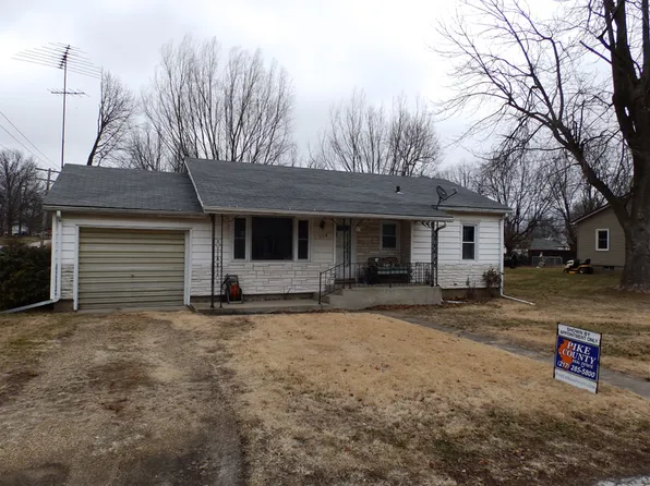 328 Crossman Ln, Pittsfield, IL 62363
