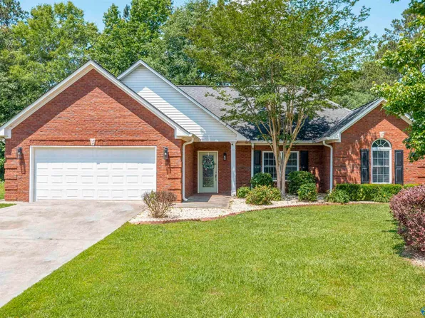110 Josiah Cir, Centre, AL 35960