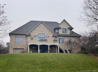 4913 Luna Point, Hickory, NC 28601