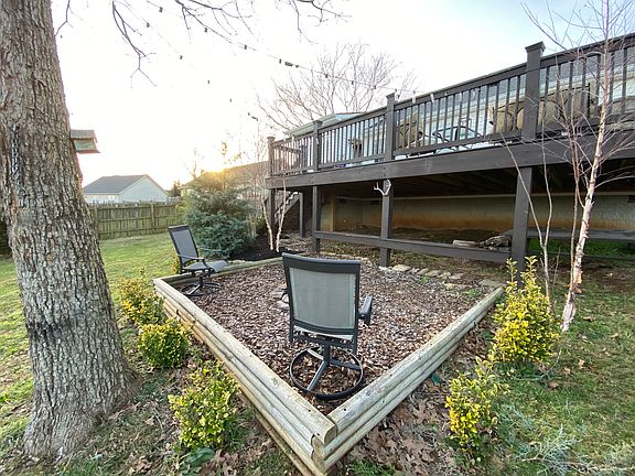 4th image of 1004 Sky Valley Trl