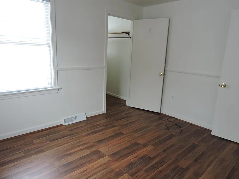 305 W Northview Ave — Photo 17