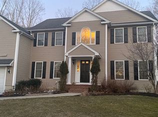 43 Kennedy Ct, Cumberland, RI 02864