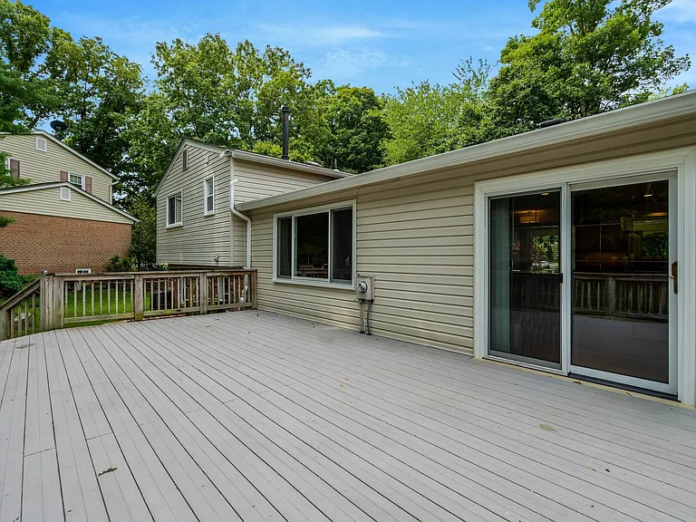 6717 Reynard Dr — Photo 49
