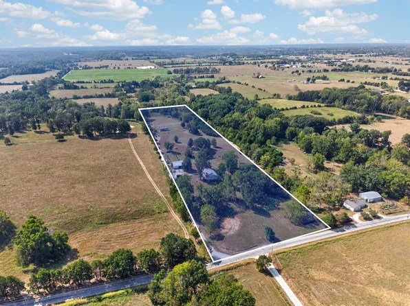 1080 Apache Road, Sparta, MO 65753