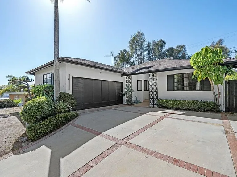 2617 S Beverly Dr — Photo 2