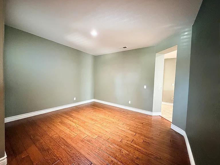 1884 Pinnacle Way — Photo 6