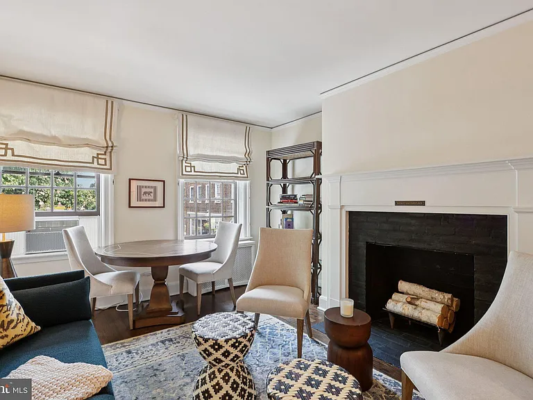 31 Palmer Sq W #A — Photo 9